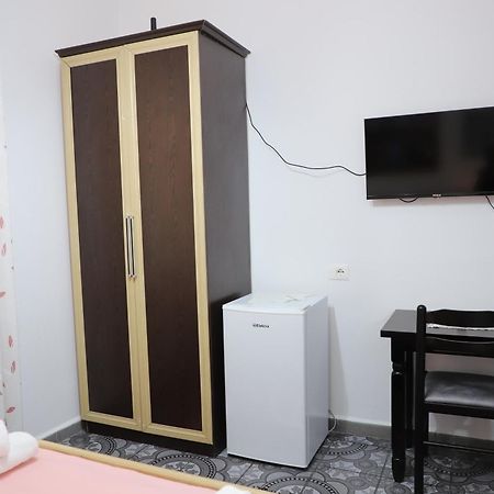 Guest House Marjo 培拉特 外观 照片